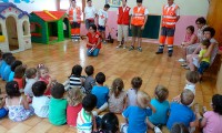 La Cruz Roja de Binéfar visita la Escuela Infantil Municipal